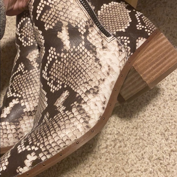 Snakeskin booties - Picture 8 of 8